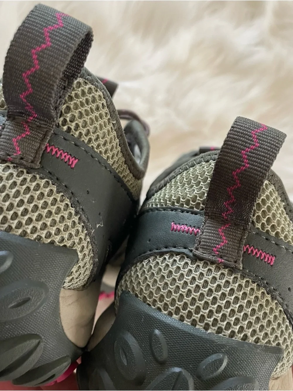 Merrell Women’s 9.5 Shoes - Picture 5 of 9